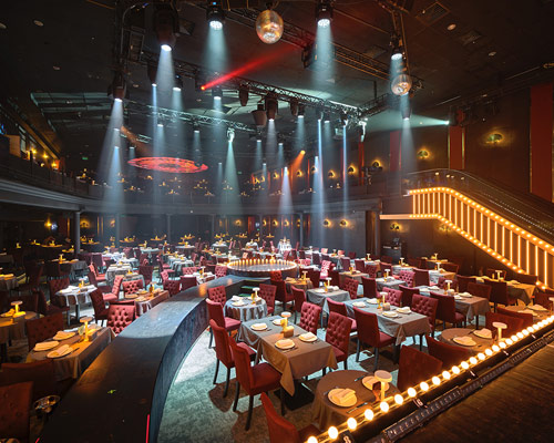 Живой выпуск Comedy Club на сцене Театра «Одеон» — свежие номера резидентов и гостей